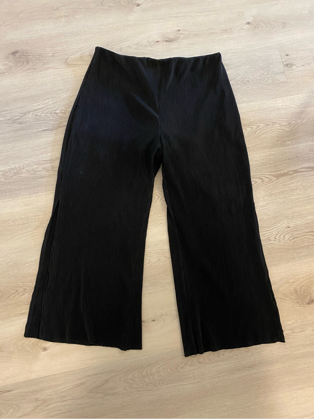 Open Leg Capris